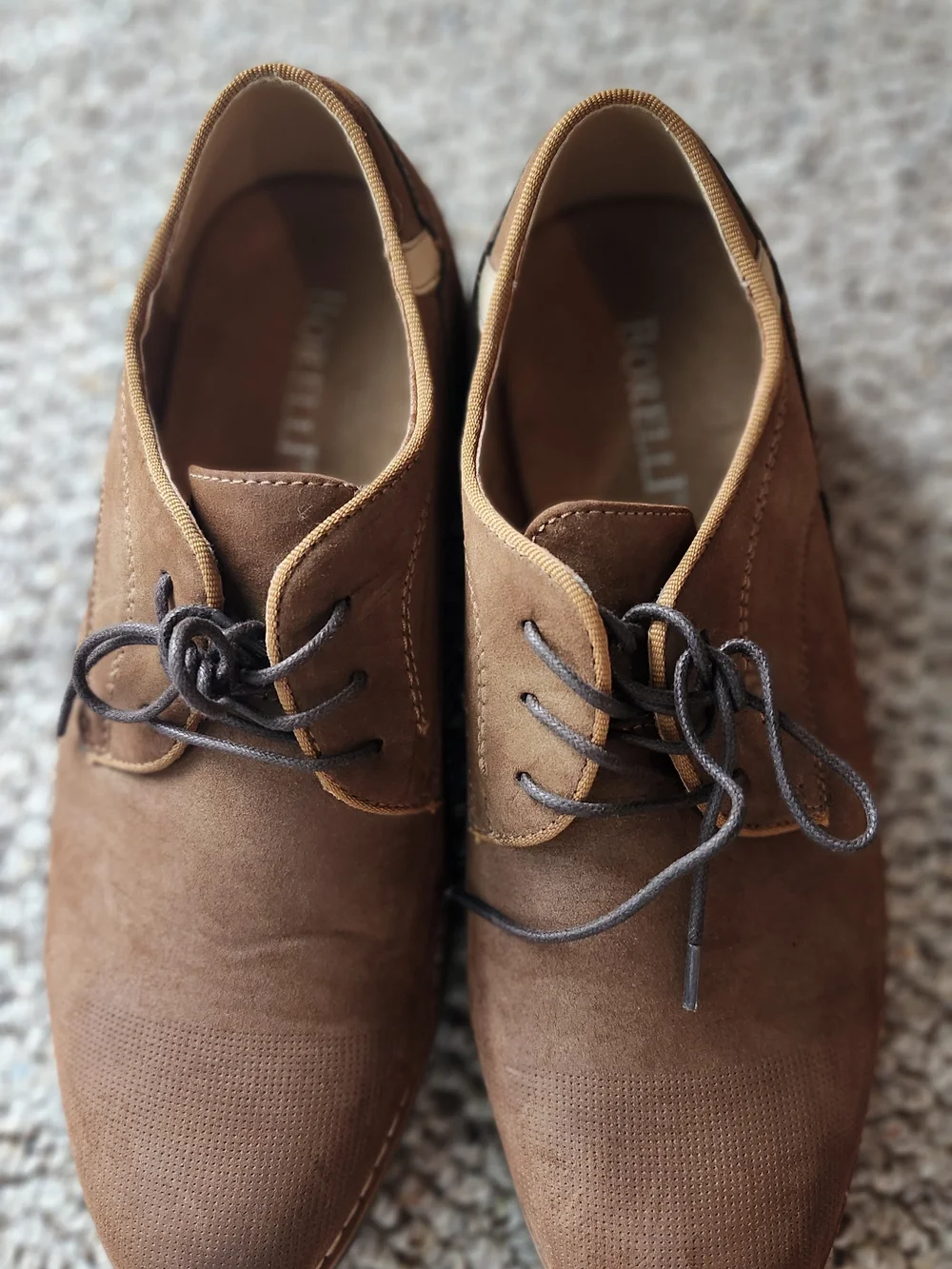 Men's Brown Suede Derby Shoes with Lace-Up Closure